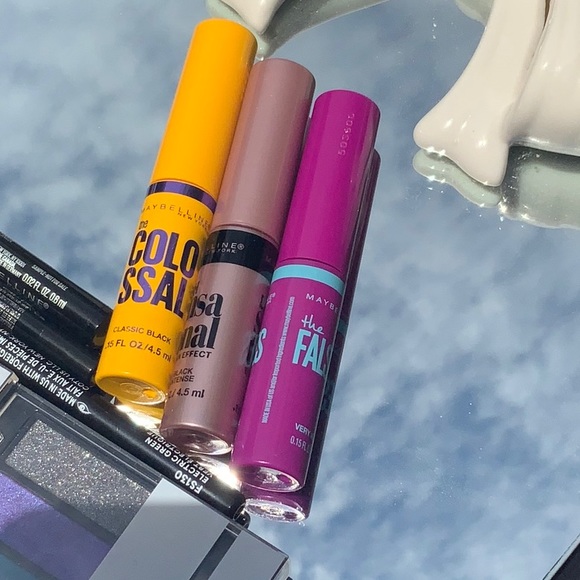 COVERGIRL/MAYBELLINE 10-PIECE MAKE UP BUNDLE, 2 EYESHADOW PALETTES, 3 MASCARAS - Picture 7 of 8